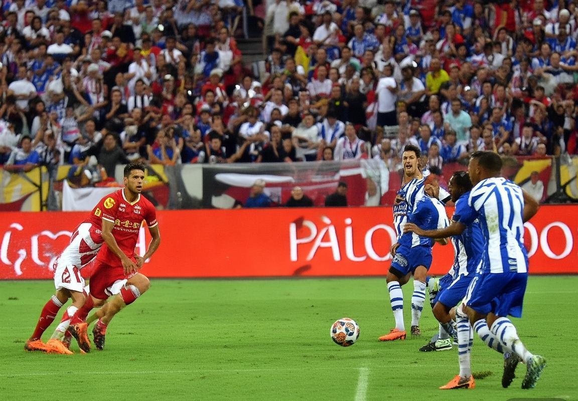 巴西红牛VS圣保罗巅峰对决：赛事亮点解析与回顾(图1)